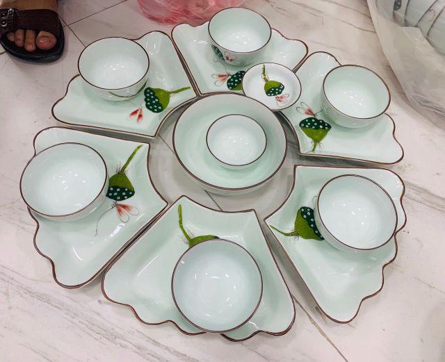 BỘ BÁT ĐĨA VẼ SEN MEN KEM BÁT TRÀNG 21 MÓN