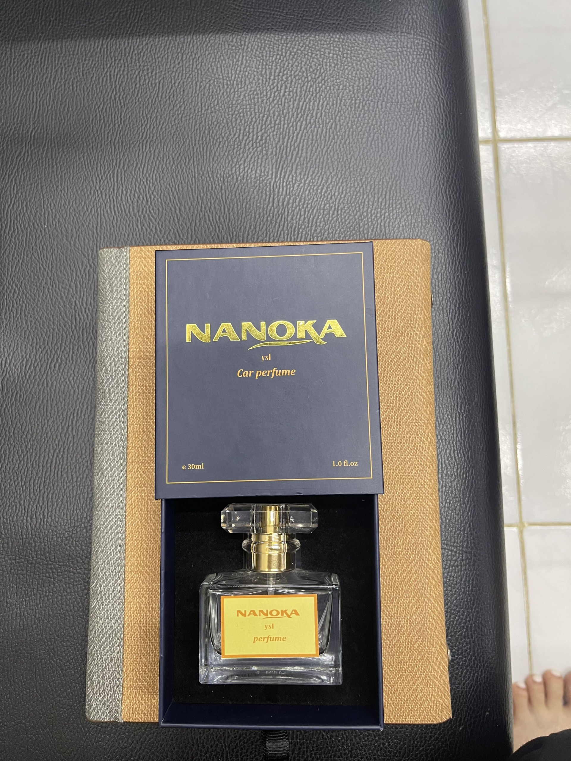 Nước hoa ô tô Nanoka hương ngọt ngào, kháng mùi như hôi, tanh, ẩm mốc,…trên xe ô tô, quần áo, phòng làm việc