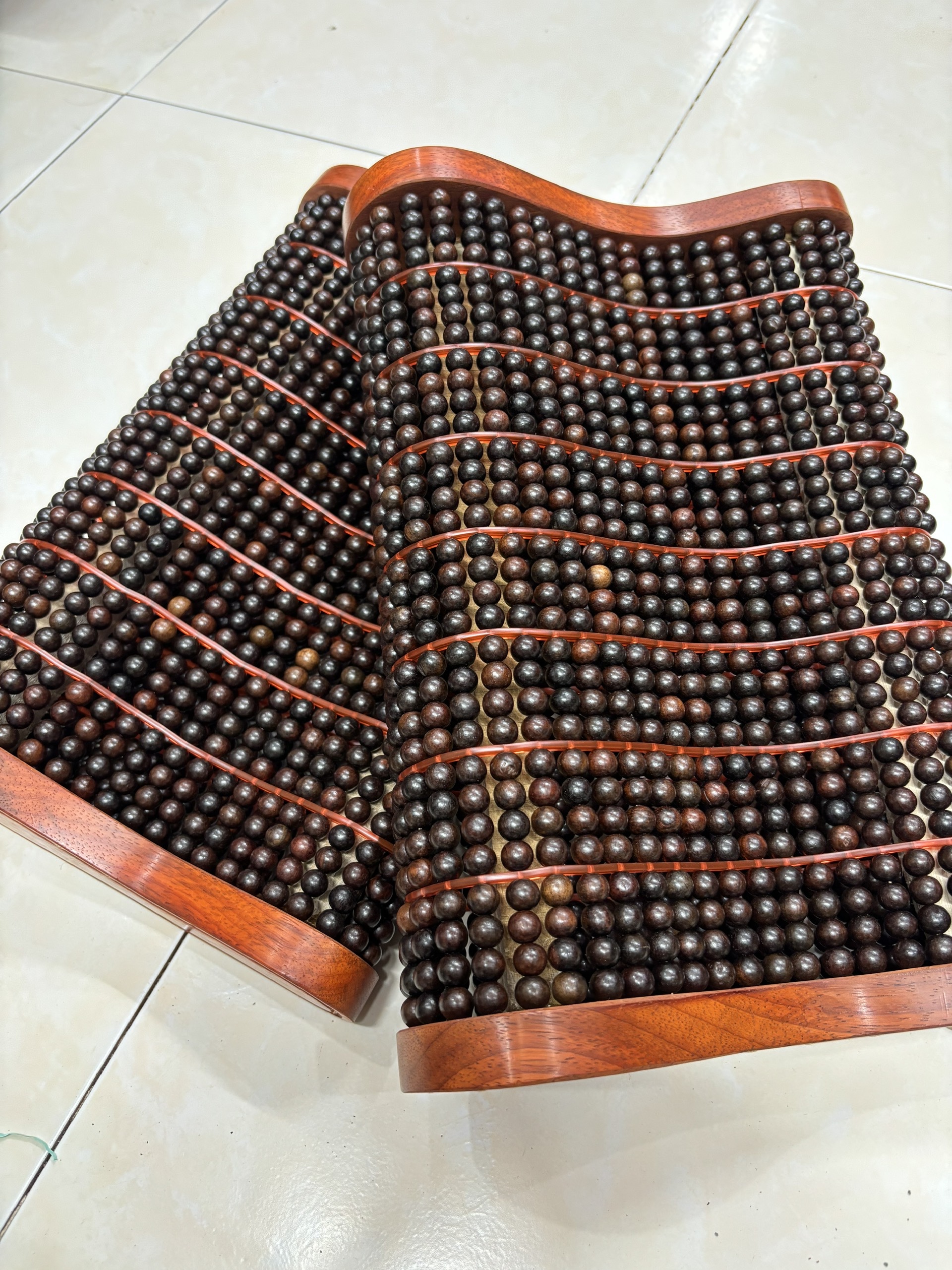 Gối Công Thái Học Gỗ Mun Cao Cấp - Kích Thước 43cmx24cmx8/4cm ( video , hình thật )