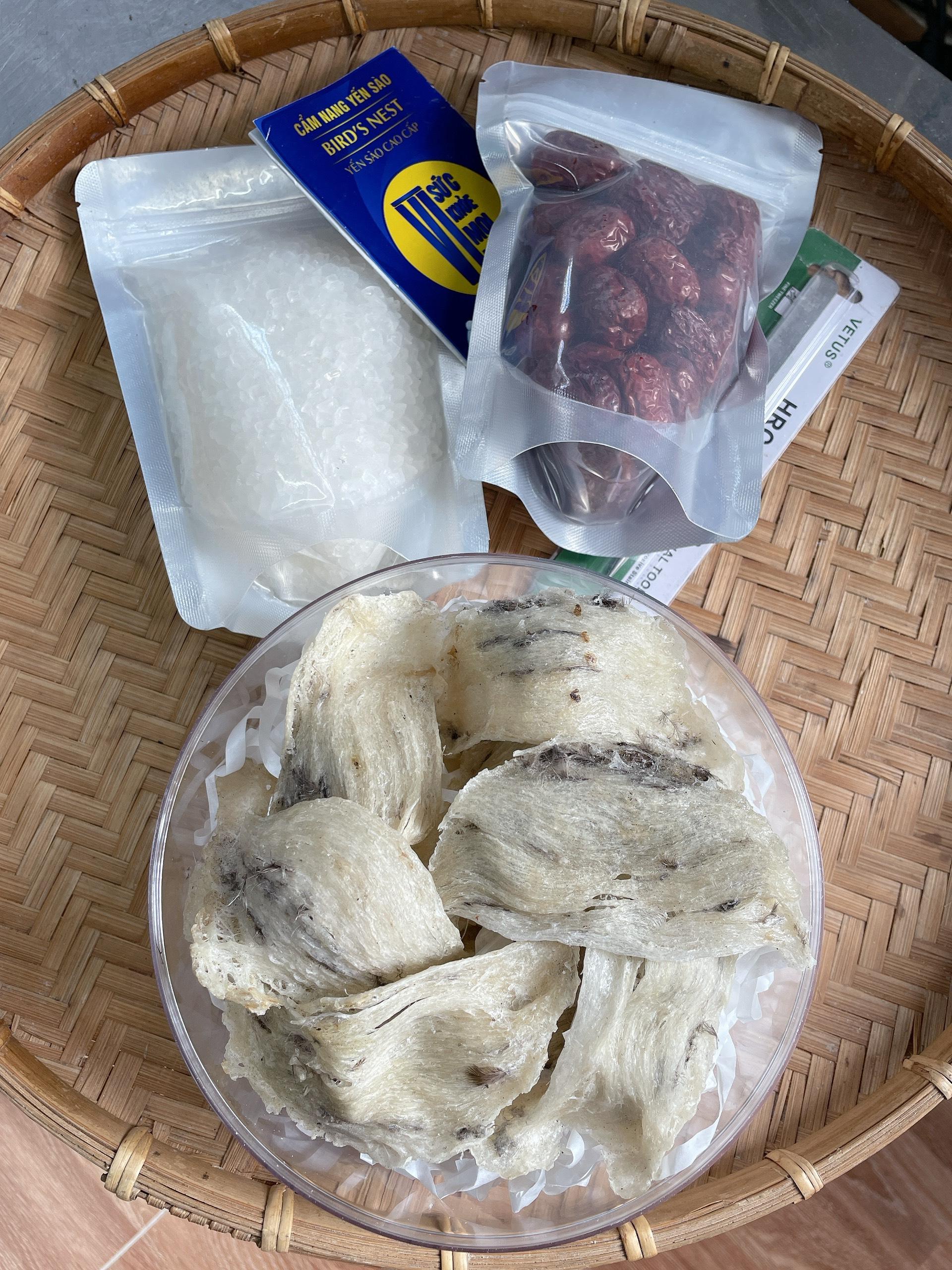 Yến thô tổ bánh mì già nở, kèm nhíp, táo đỏ, đường phèn - Yến sào Đỗ Thị Toán