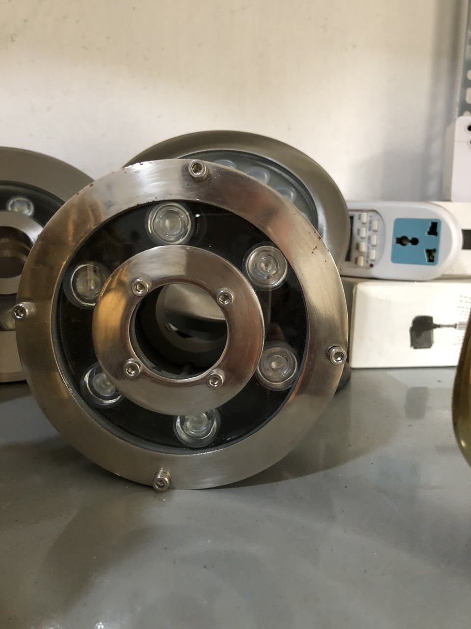 Đèn âm nước bánh xe 6w đổi màu