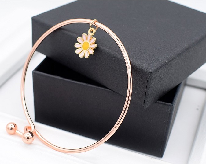 Lắc tay vòng tay nữ đính hoa cúc trang nhả