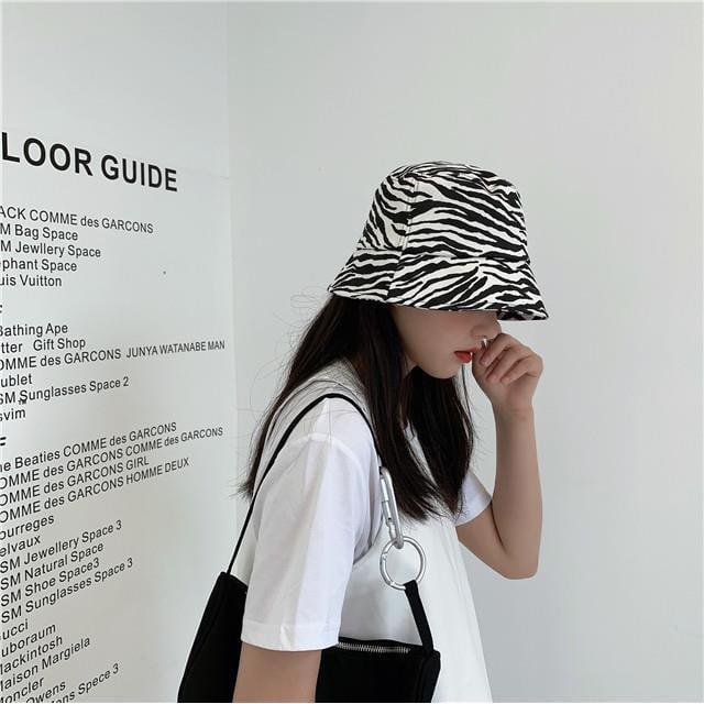 Mũ Ngựa Vằn Bò Sữa Unisex Mũ vành tròn tai bèo, bucket màu loang trắng đen nam nữ Ulzzang HO