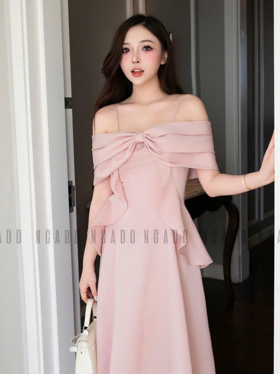 Đầm hồng 2 dây trễ vai NGADO , đầm dài , đầm dự tiệc