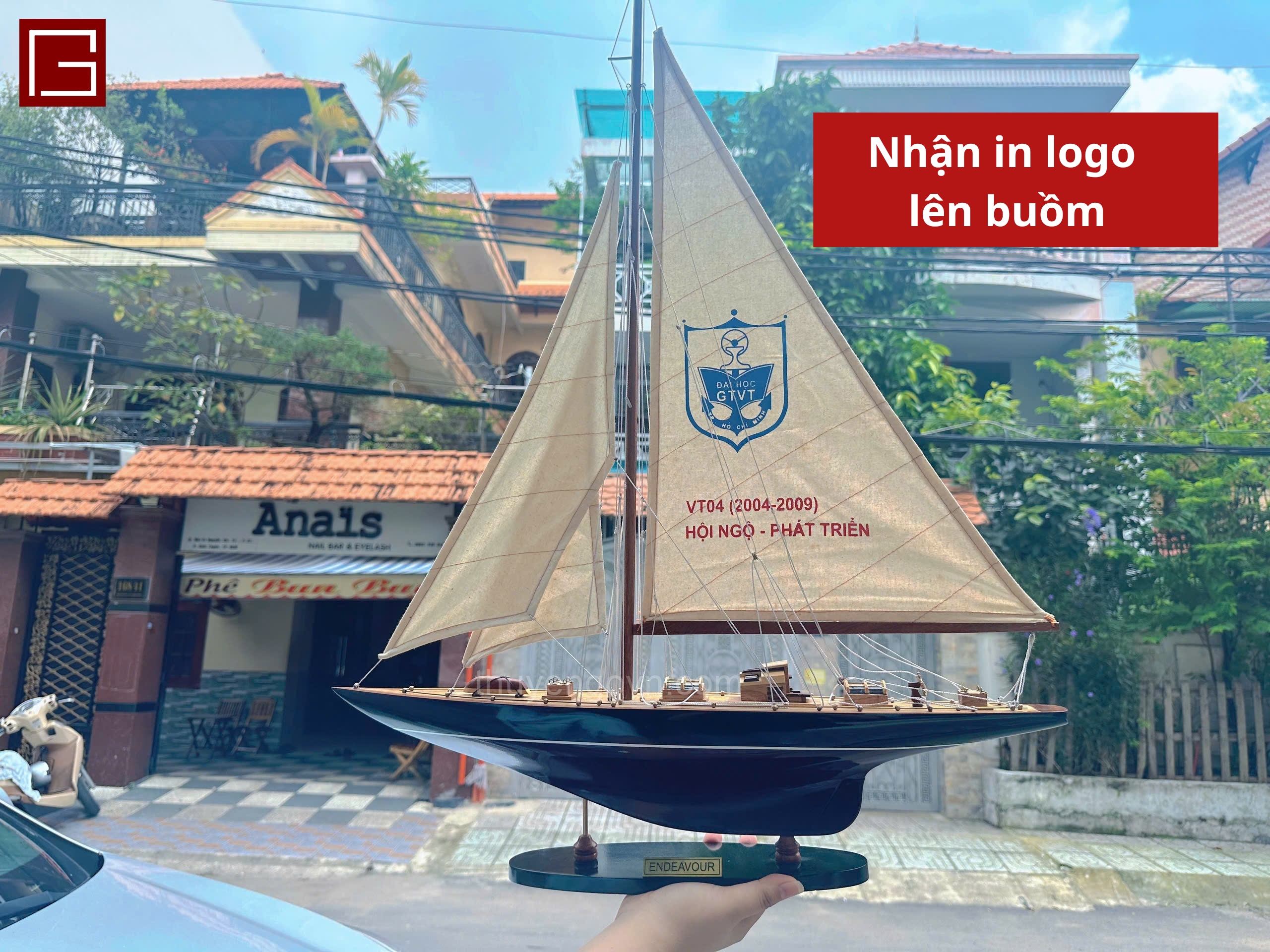 Mô hình thuyền gỗ phong thủy, thuyền buồm trang trí ENDEAVOUR PAINTED, thuyền gỗ trang trí hàng chính hãng