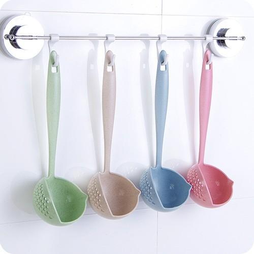 Muôi vá múc canh có lỗ thoát nước nhựa lúa mạch cán dài dễ dàng vớt thức ăn đảm bảo an toàn màu xanh hồng