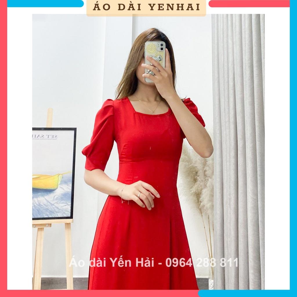 Áo dài lụa Thái Tuấn thiết kế màu đỏ cổ vuông trẻ trung