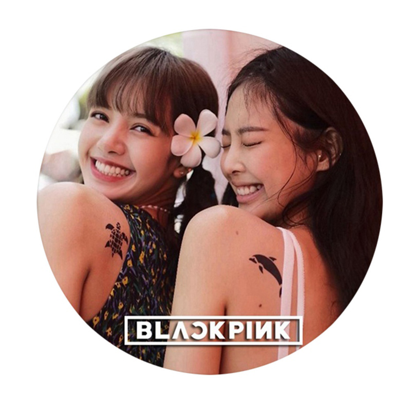 Huy hiệu Blackpink ghim cài hình Jennie Lisa BlackPink
