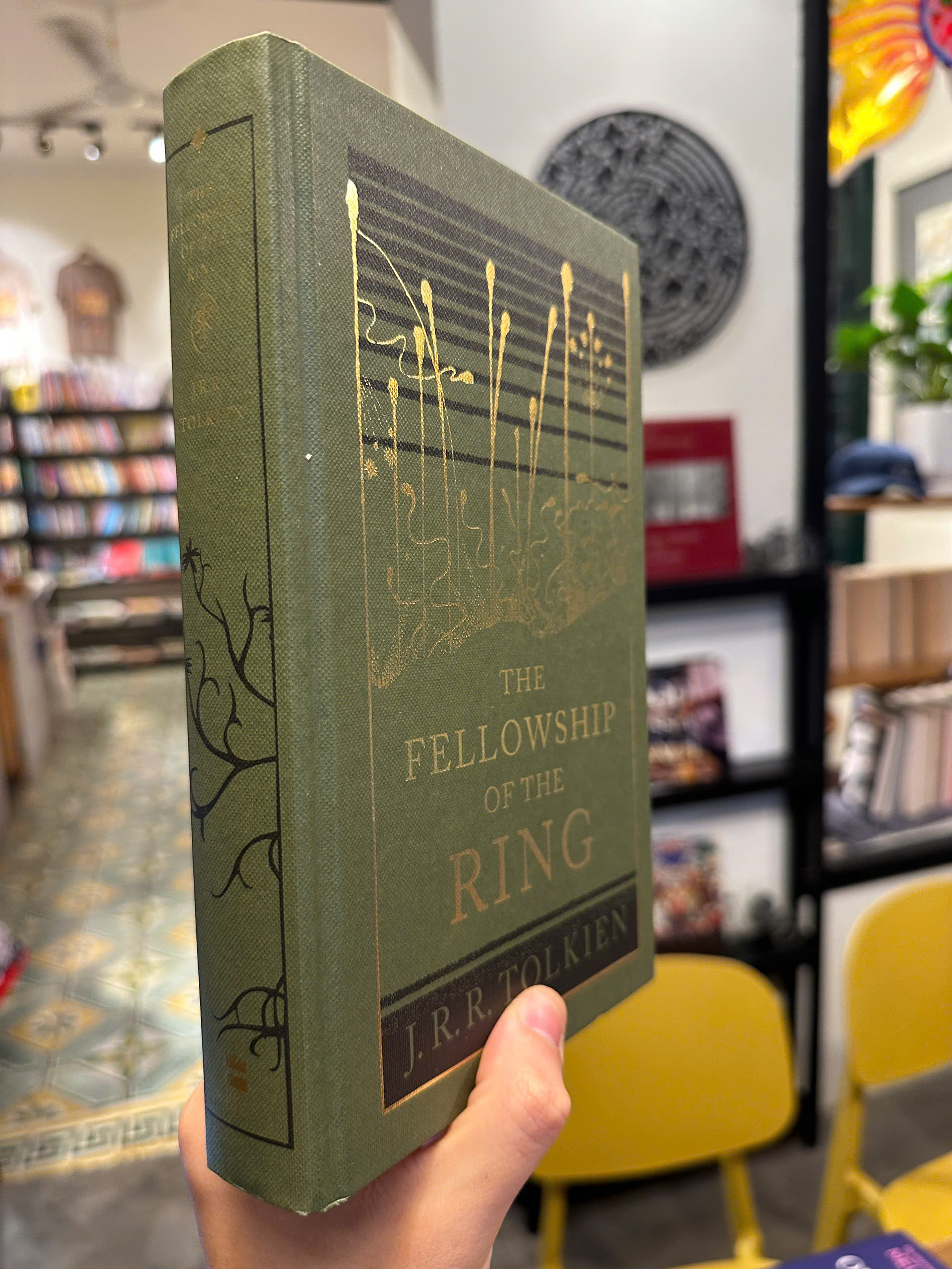 Sách - The Fellowship of the Ring (Lord of The Rings series) by J.R.R. Tolkien | Fantasy / Ngoại văn