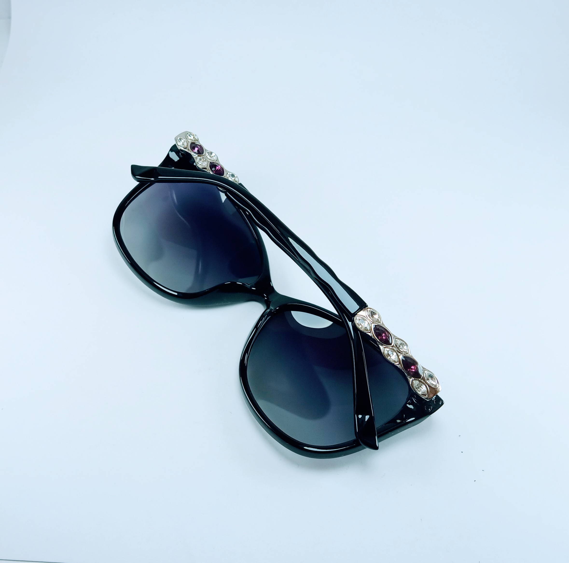 KÍNH MÁT NỮ KIỂU DÁNG MẮT MÈO