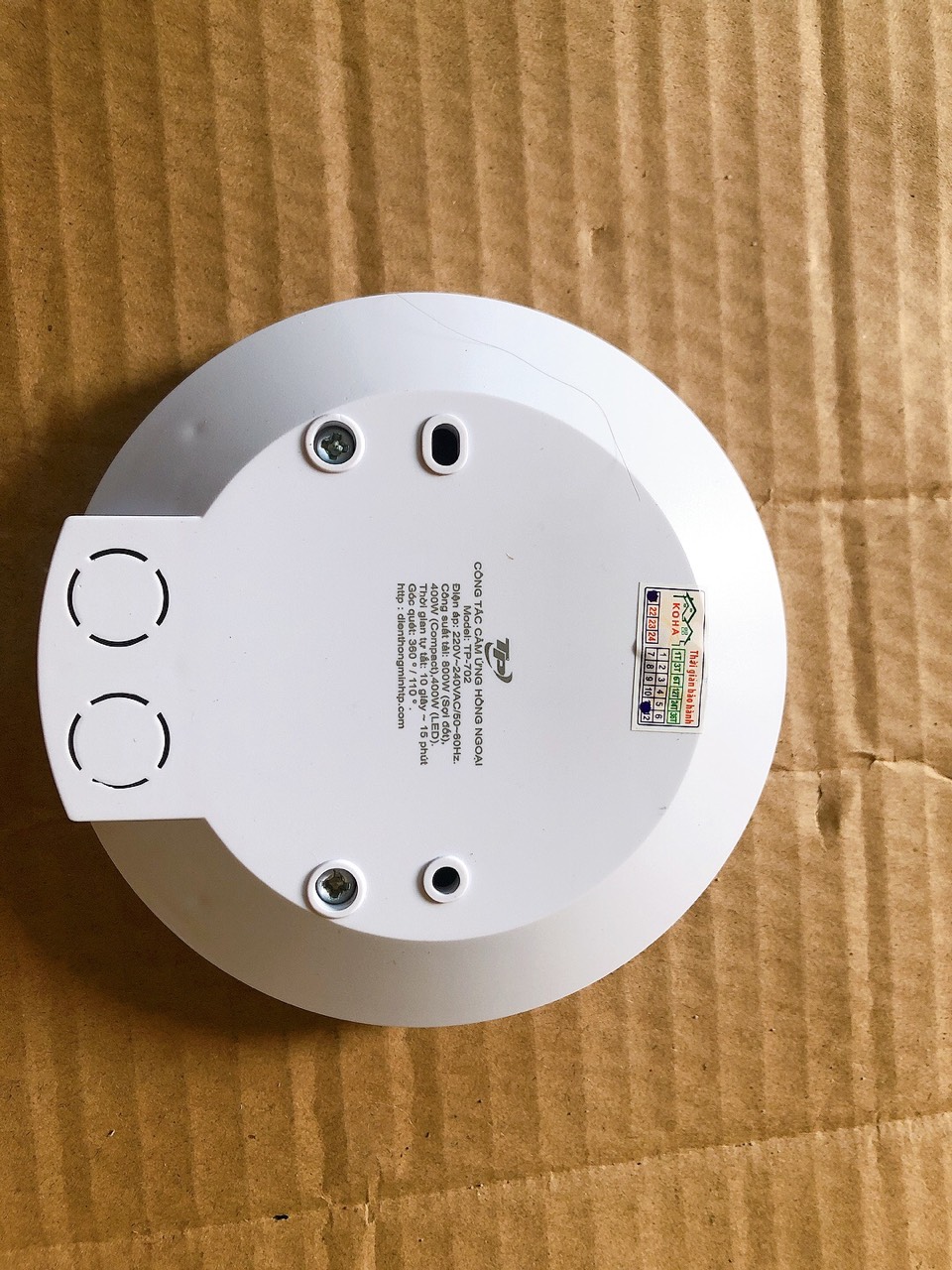 Cảm ứng hồng ngoại tự động bật tắt đèn TP-702 cao cấp