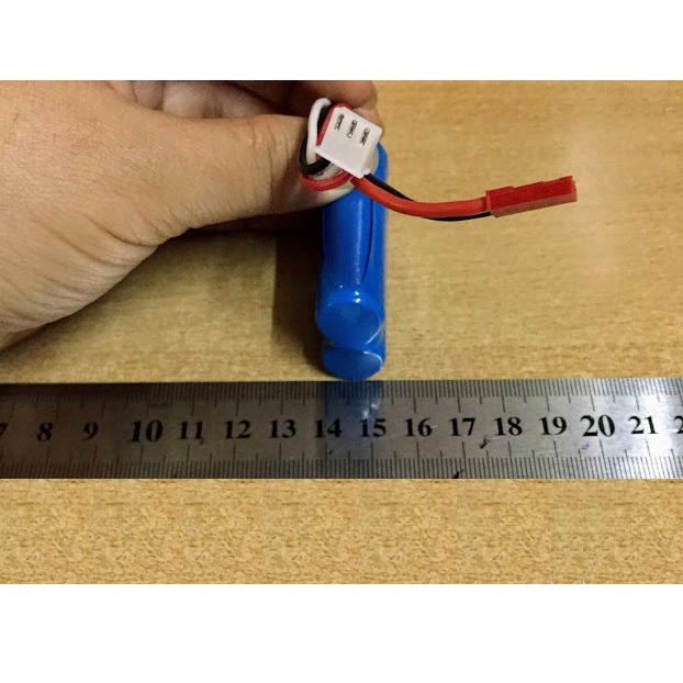 Pin sạc Lithium 7.4V dung lượng 650mAh chân đỏ jst dành cho tàu S.M 7011