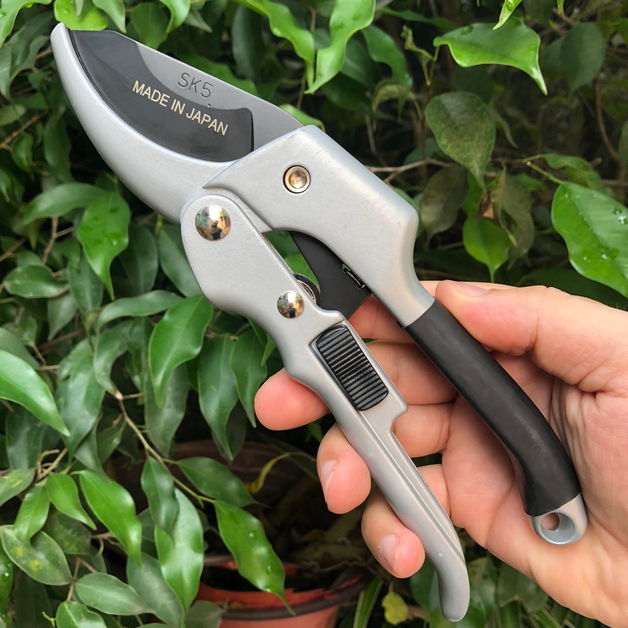 Kéo cắt cành cộng lực sk5 của Nhật