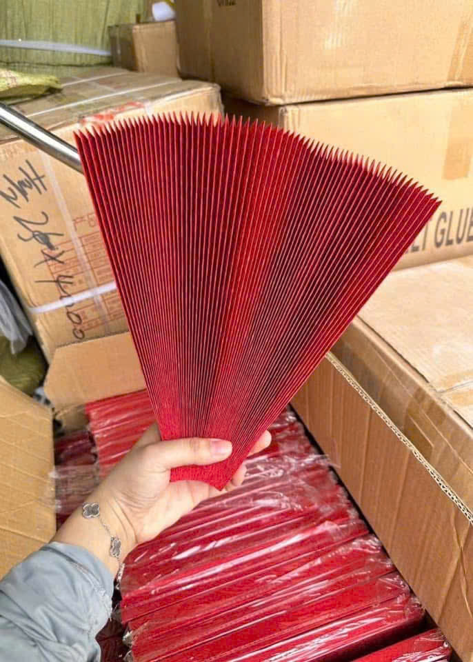 Dải Giấy Đỏ Xoắn Dài 3m Trang Trí TẾT, Trung Thu Sự Kiện, Lớp Học, Văn Phòng, Decor Nhà Cửa - HÀNG CHÍNH HÃNG MINIIN