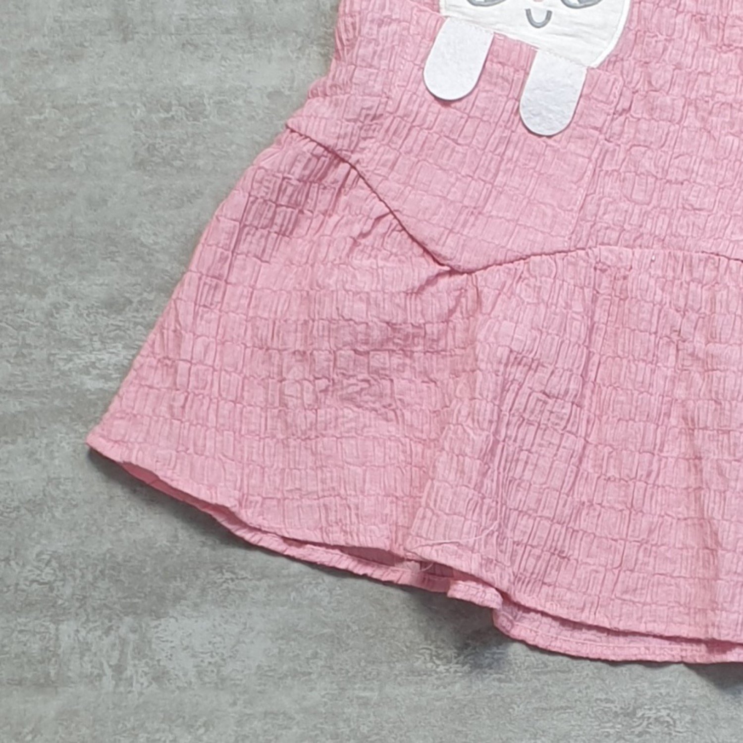 G00000112 (9-33kg) Đầm Hồng thêu thỏ vải xốp 100% Cotton cho bé gái từ 1 tuổi