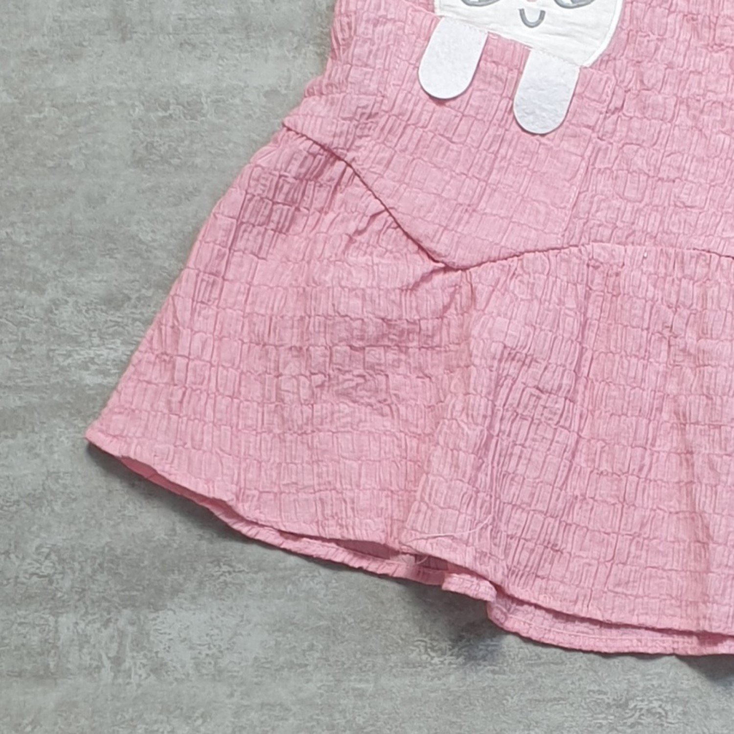 G00000112 Đầm Hồng thêu thỏ vải xốp 100% Cotton cho bé gái từ 1 tuổi