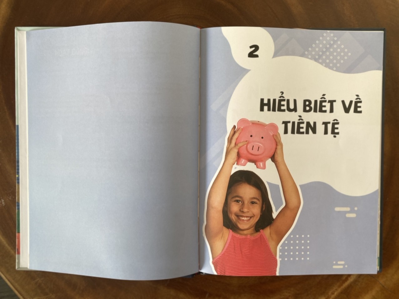 Sách Thương vụ đầu tiên của tôi - Là Cuốn Bách Khoa Toàn Thư Cơ Bản Nhất Về Kinh Doanh – Tài Chính & Tiền Tệ Mà Trẻ Cần Phải Biết - Á Châu books, Bìa Cứng, In Màu