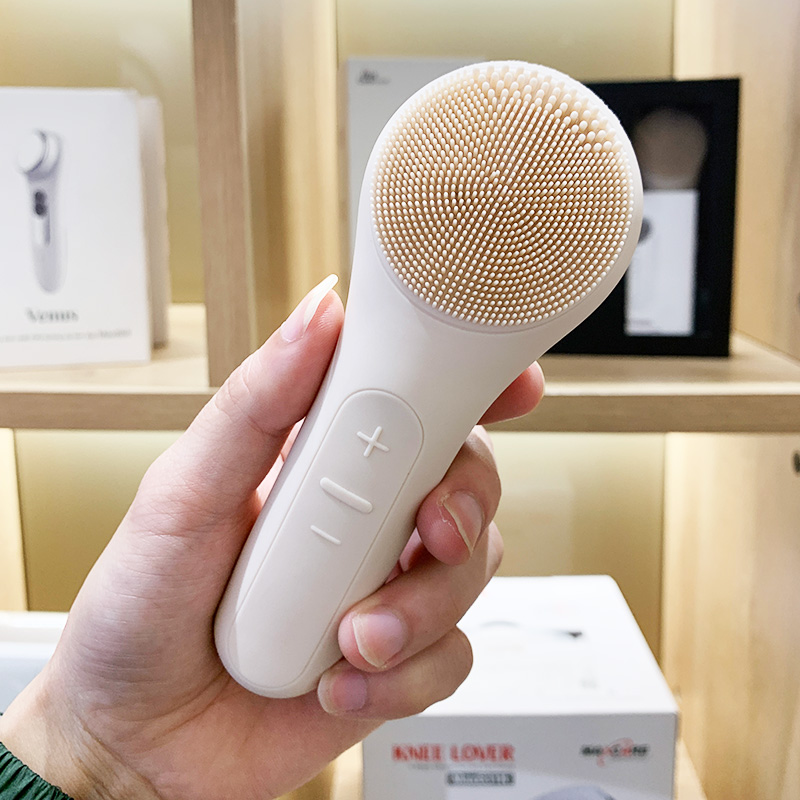 Máy rửa mặt Maxcare Max999 thương hiệu Nhật Bản