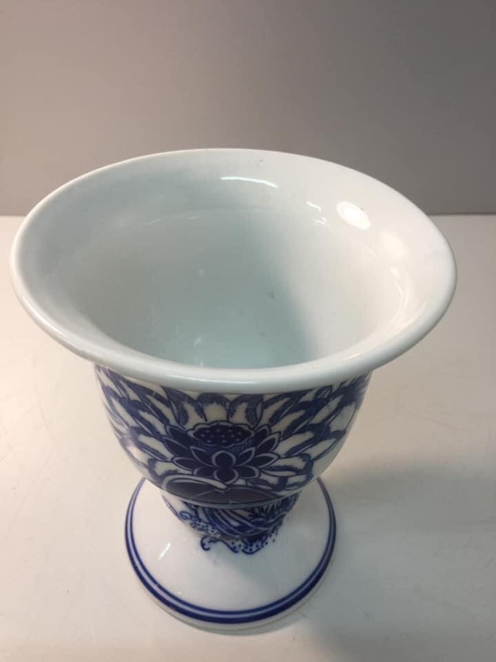 Đế sứ cắm quả Phật Thủ thờ BH1097
