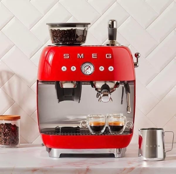Máy Pha Cà Phê Bằng Tay Espresso SMEG EGF03RDEU hàng chính hãng