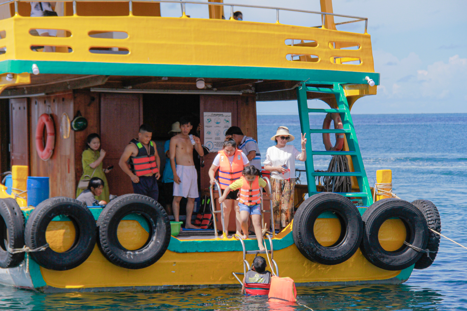 VOUCHER TOUR TÀU 3 ĐẢO & CÁP TREO "CÔNG VIÊN NƯỚC AQUATOPIA" PHÚ QUỐC