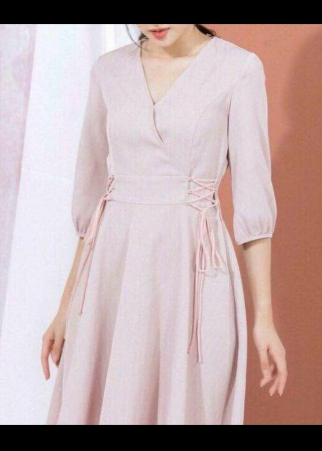 Đầm hồng đan dây eo