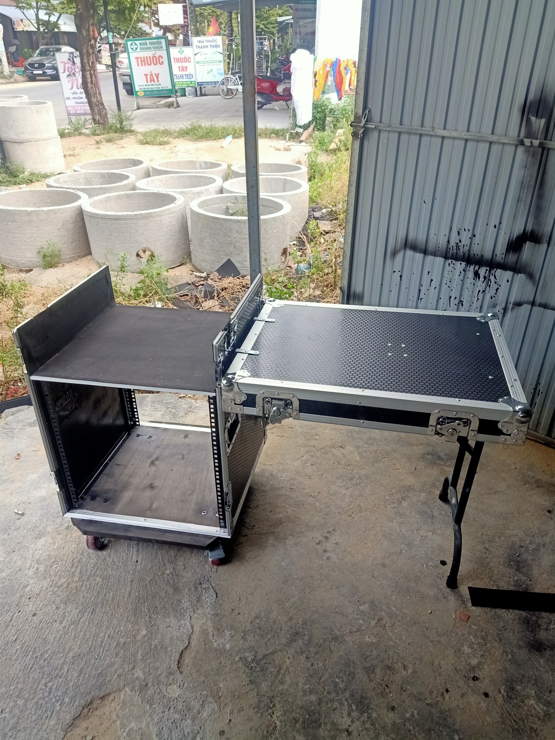 Tủ rack âm thanh sự kiện 10U di động có bàn Mixer