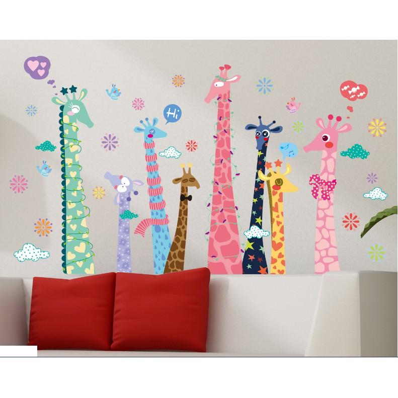 Decal trang trí tường Hươu Cao Cổ sắc màu