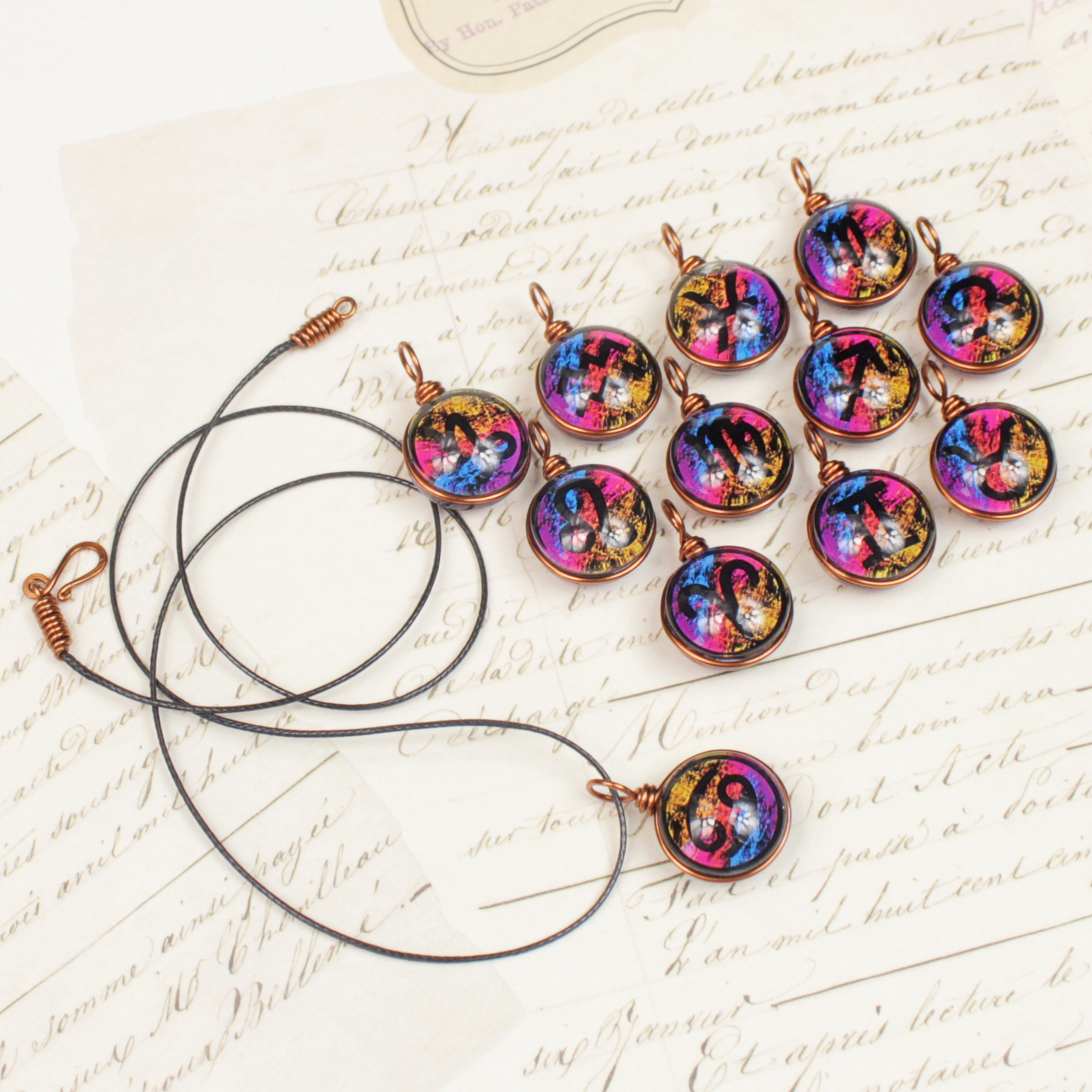 Dây chuyền cung hoàng đạo Zodiac 2 mặt khác nhau 14mm màu sắc tươi sáng 14MM-001