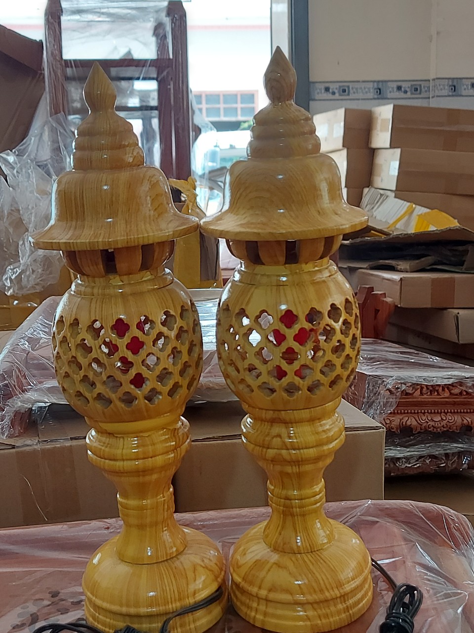 Cặp đèn thờ tổ ông màu vàng vân siêu đẹp cao 34-41-48 cm
