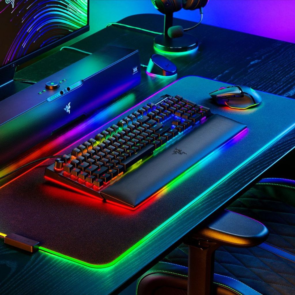 Bàn phím cơ Razer BlackWidow V4 Pro - Hàng chính hãng