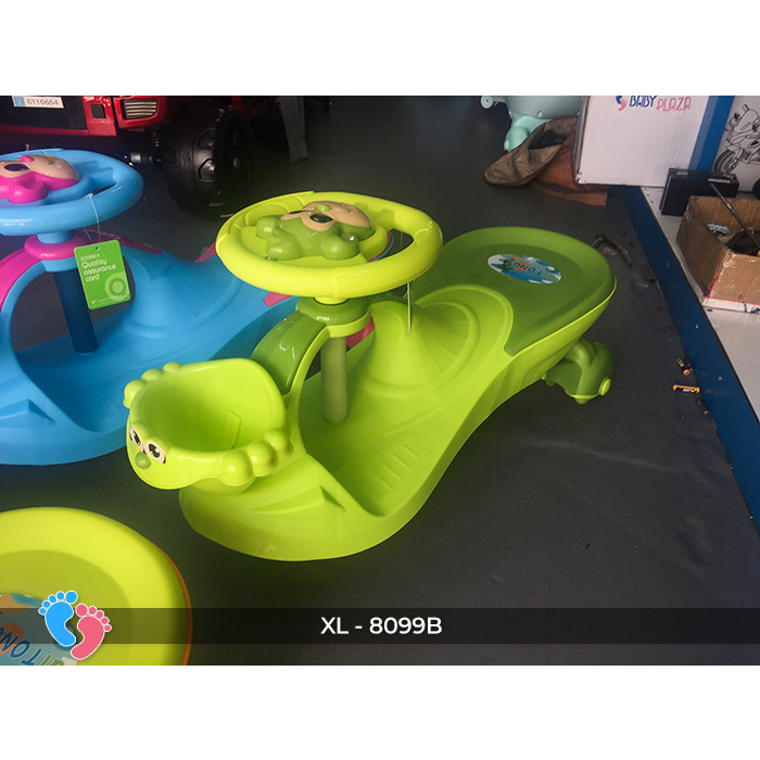 Xe lắc cho bé Broller BABY PLAZA XL-8099B bánh sáng đèn