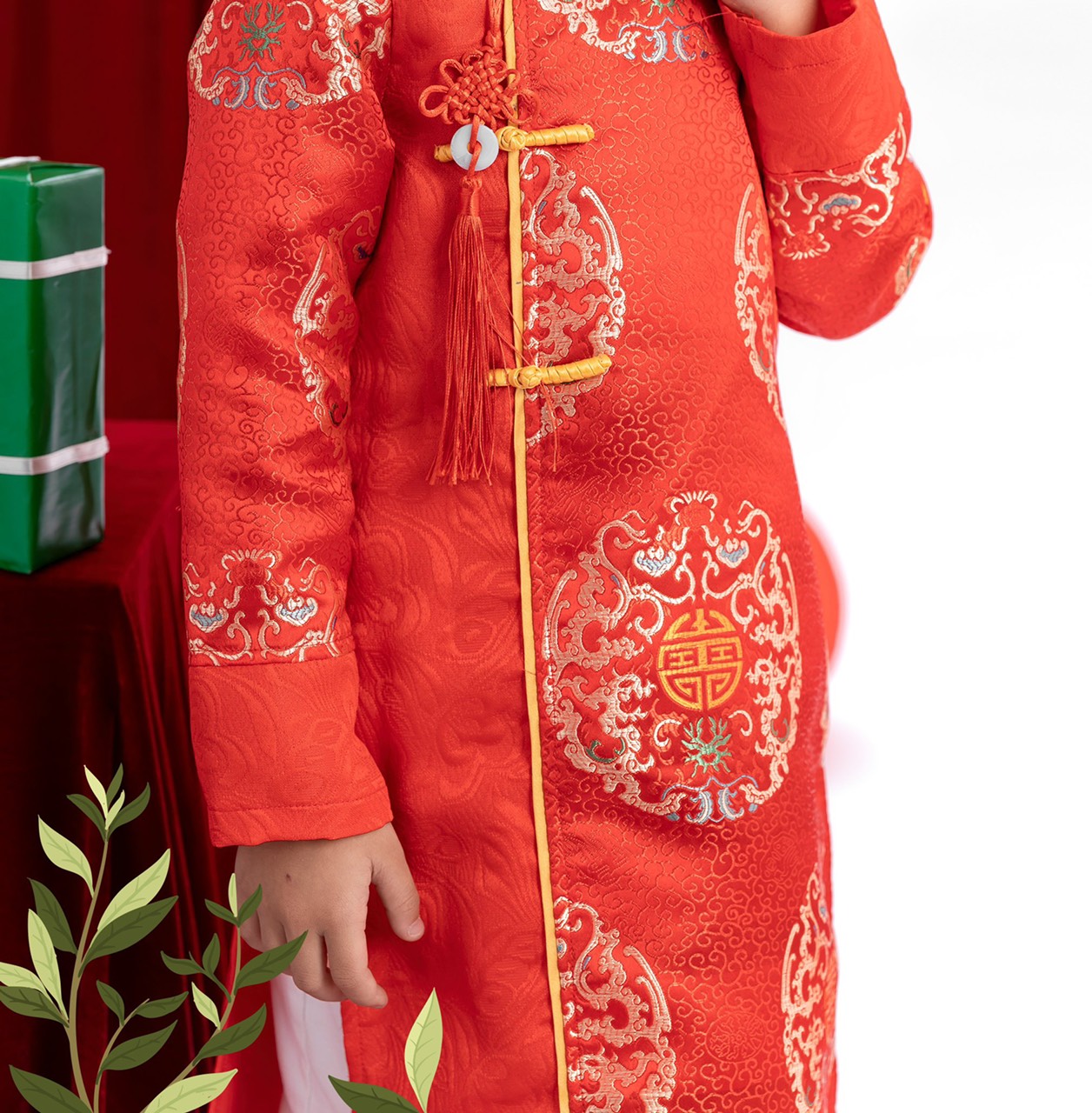 Áo dài Tết 2023 bé trai màu đỏ hoàng cung