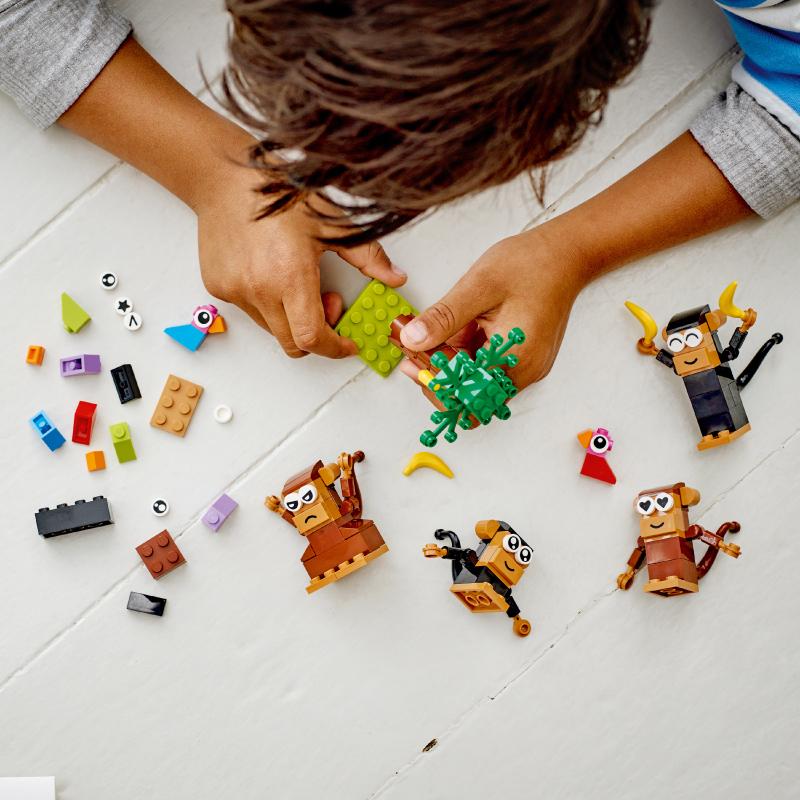 Đồ Chơi Lắp Ráp LEGO Classic Bộ Gạch Sáng Tạo Khỉ Con Vui Nhộn 11031