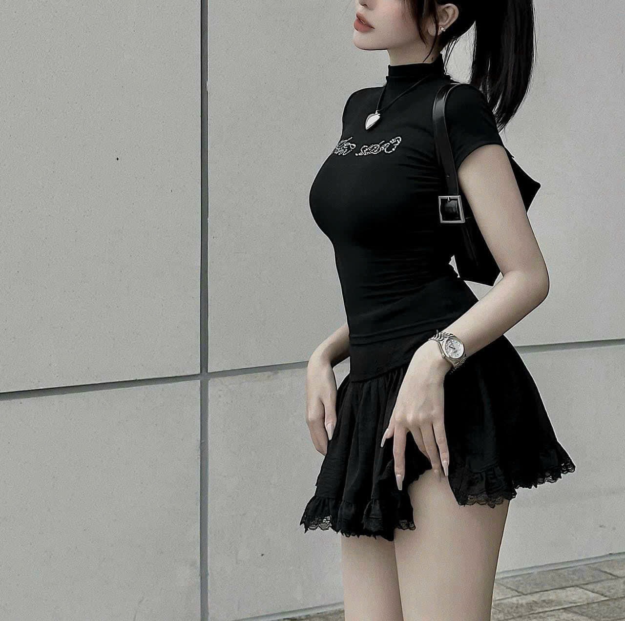 Set áo chữ đính đá kèm chân váy phối ren