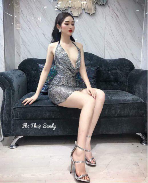 Đầm body cổ đổ yếm