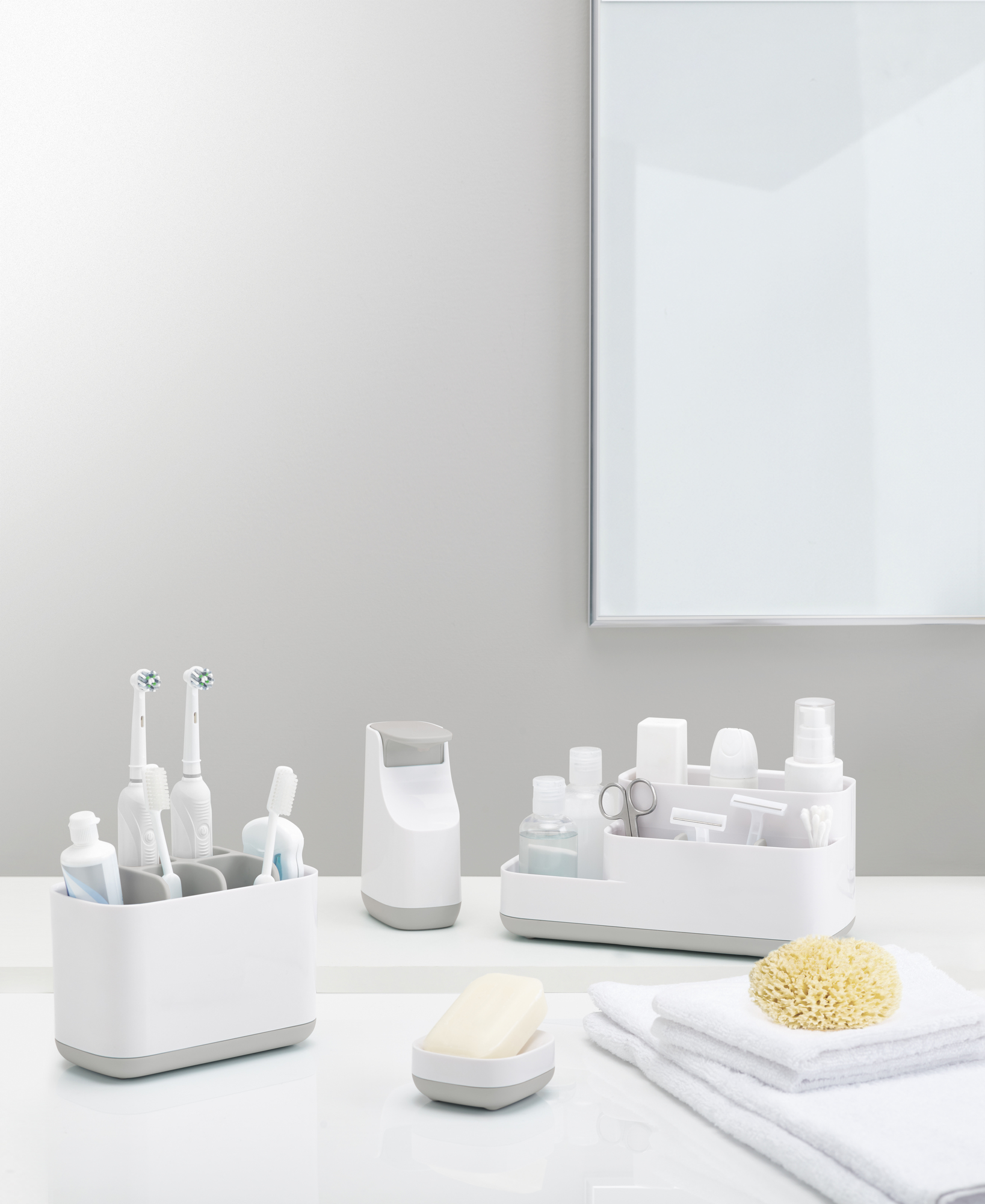 Joseph Joseph - Hộp đựng đồ nhà tắm cao cấp EasyStore Bathroom Storage Caddy Grey 705133