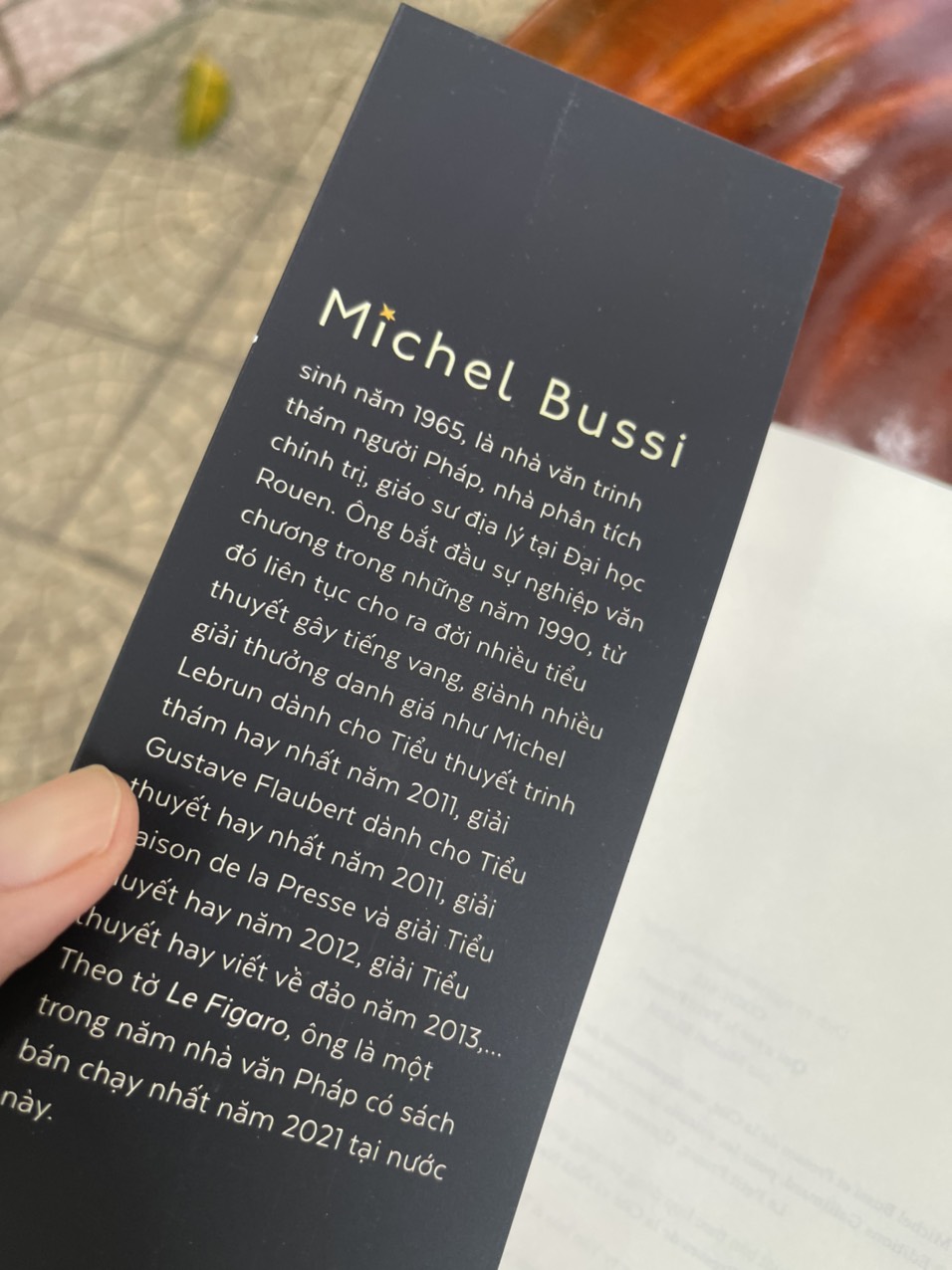 MÃ 612: AI ĐÃ GIẾT HOÀNG TỬ BÉ - Michel Bussi - Nhã Nam (bìa mềm)