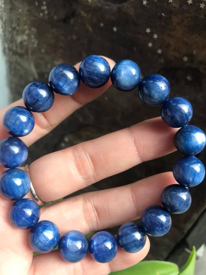 CHIẾC LẮC TAY ĐÁ KYANITE HÀNG CAO CẤP ĐÁ THIÊN NHIÊN SIZE 11LY5 MÀU XANH DƯƠNG ĐẬM ĐẸP TUYỆT VỜI DÀNH CHO NỮ MỆNH THỦY MỆNH MỘC