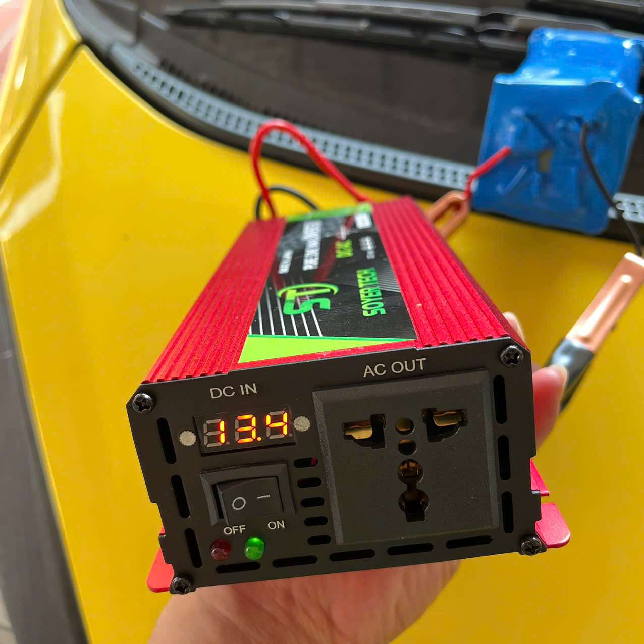 Inverter Hàng Nhật 2200W 12V–220V – Sóng Sin Chuẩn, Dùng Máy Bơm, Quạt, Tivi