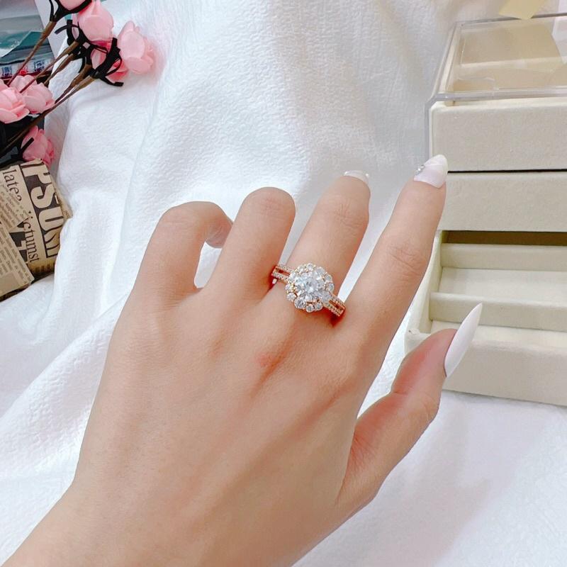 Nhẫn đá xuping không đen không gỉ siêu bền mạ vàng