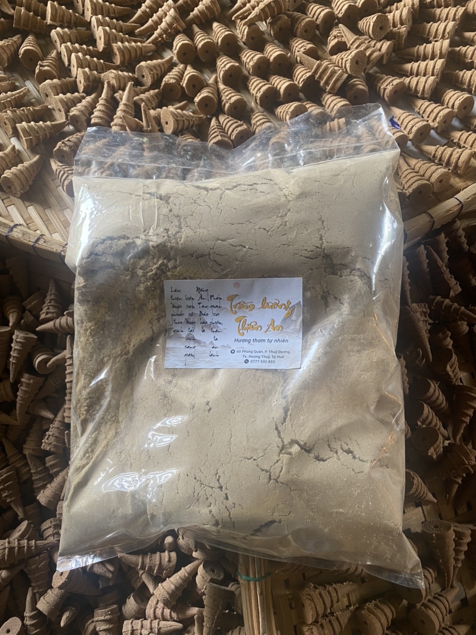 500 gram Bột trầm hương đốt xông nhà tẩy uế đồ thờ cúng phong thủy,thu hút nguồn năng lượng tích cực