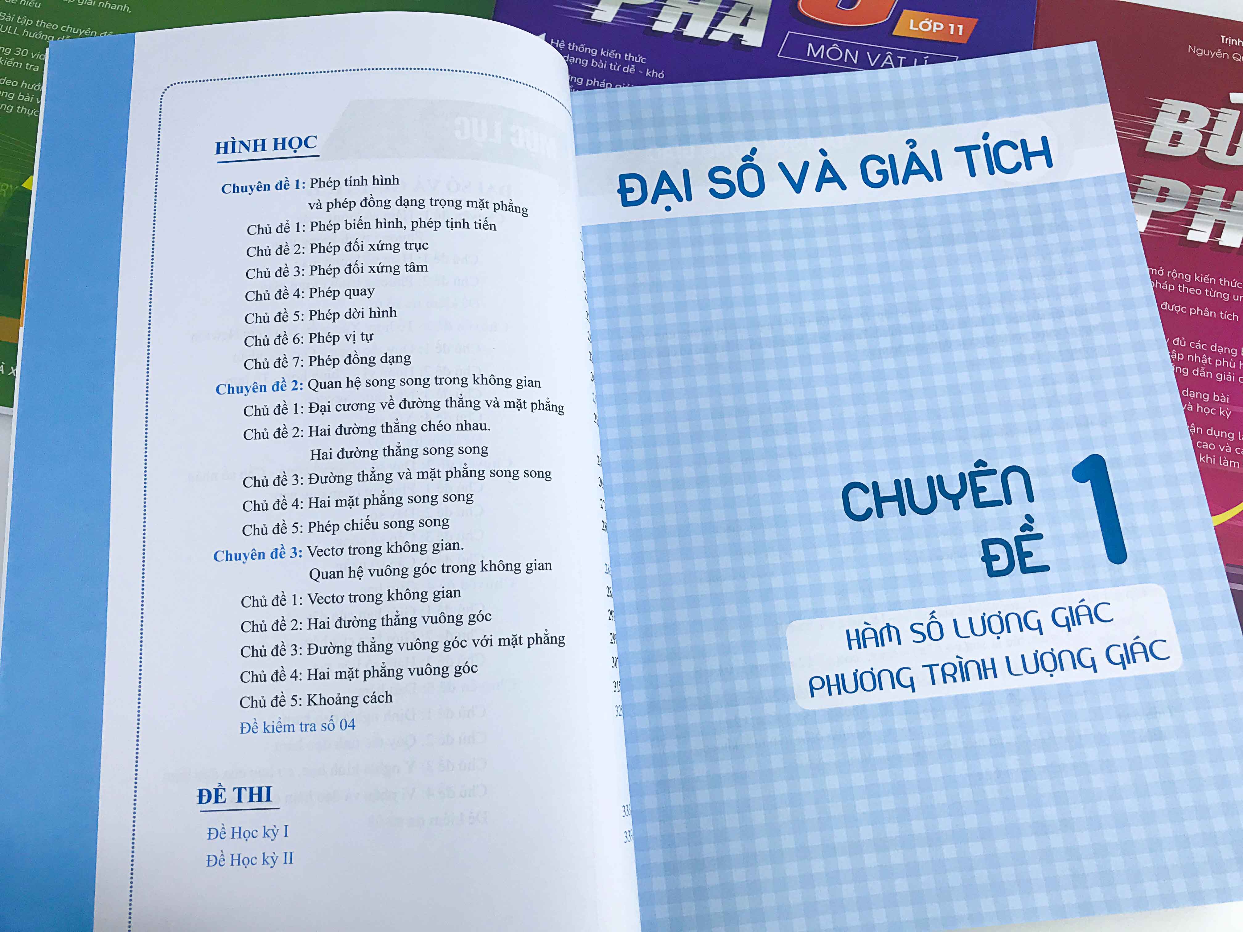 Bứt Phá 9+ Lớp 11 (Tự Chọn 4 Môn: Toán, Lí, Hoá, Tiếng Anh