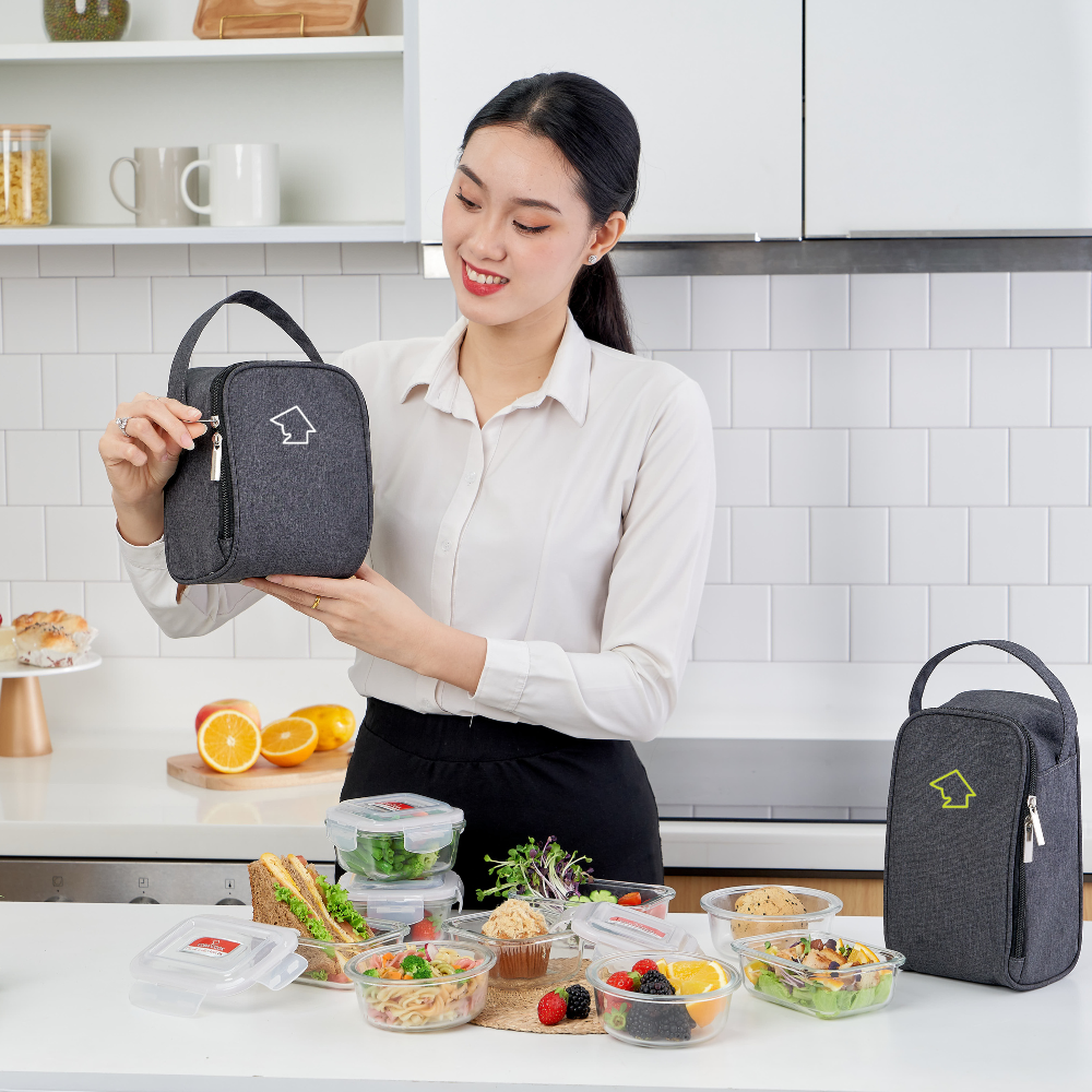 Bộ 2 hộp đựng cơm thủy tinh trữ thức ăn thực phẩm chịu nhiệt 620ml và 400ml KÈM 1 túi giữ nhiệt-CCR6R42BS
