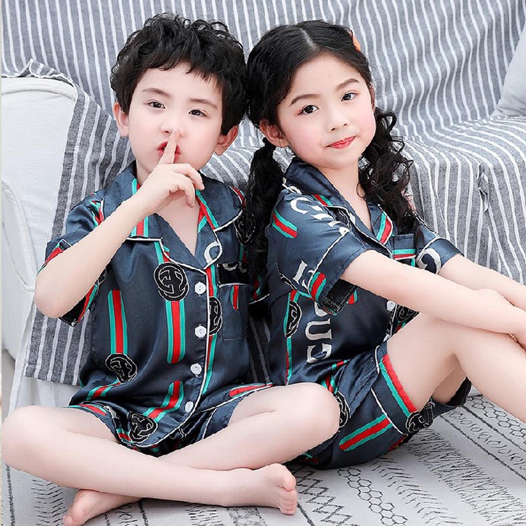 Bộ Pijama Cộc Tay In Họa Tiết Gu Xì Chất Lụa Cao Cấp Cho Bé Trai Và Bé Gái Từ 7 - 28kg - ROSY KIDS