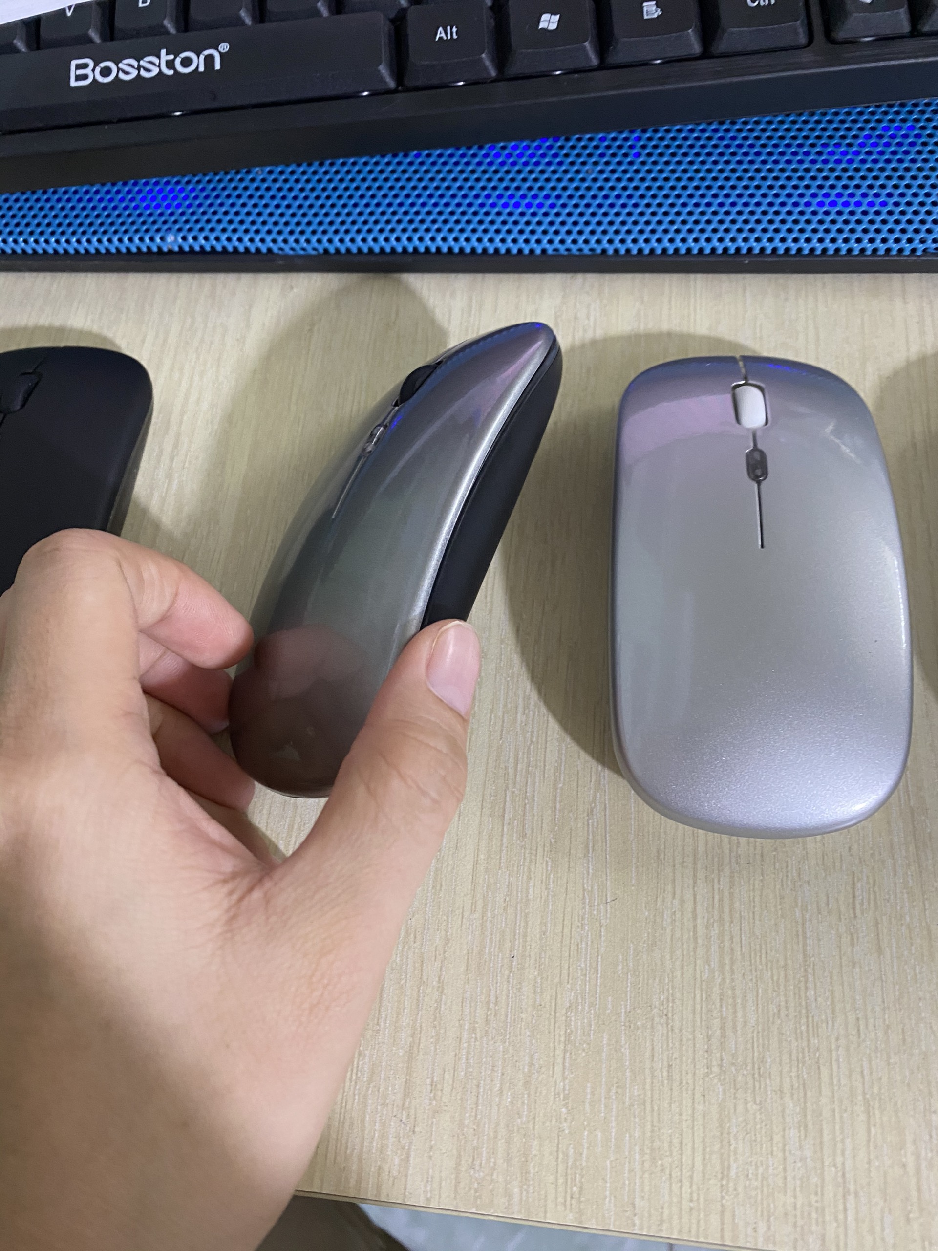 Chuột Không Dây Sạc Điện Cao Cấp,Chống Ồn, Có Đèn Led Đổi Màu Thời Trang