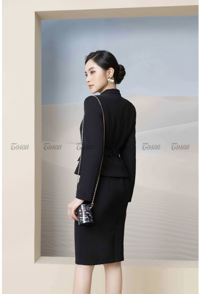 Bộ đồ Vest đen: Áo cổ K thắt đai eo + Chân váy ôm Toson B8357B31