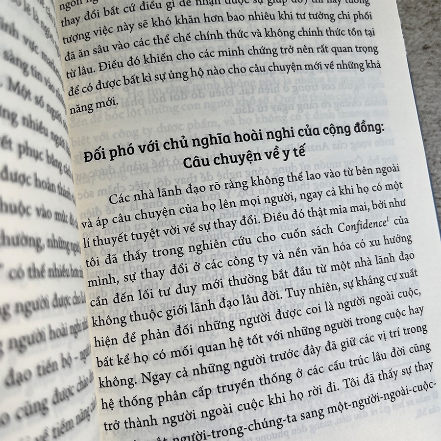 Sách - Tư Duy Ngoài Khuôn Khổ - Lãnh Đạo Tiến Bộ, Đổi Mới Thế Hệ (ML)