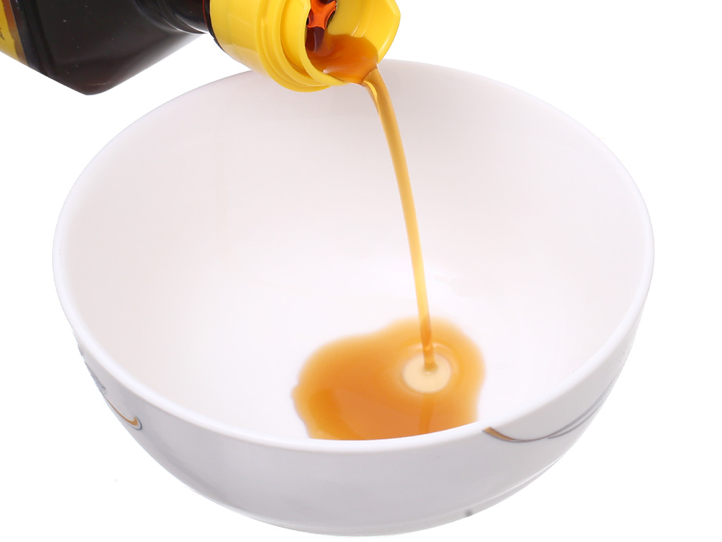 Hộp 2 chai Nước mắm Cá Cơm Cao Cấp 60 ĐỘ ĐẠM, 584 Nha Trang, Chai thủy tinh 200ml, Date luôn mới