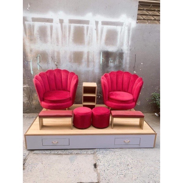 Bộ ghế nail Juno Sofa Bao gồm 2 ghế, 2 kệ chân, 2 đôn ngồi và 2 gối trang trí